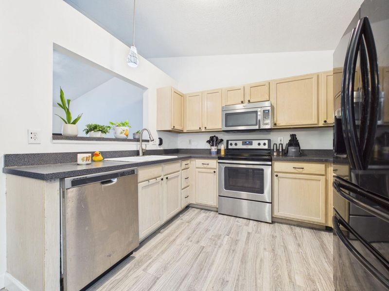 8510 Amarillo Drive , Blacklick, OH 43004 Photo 7