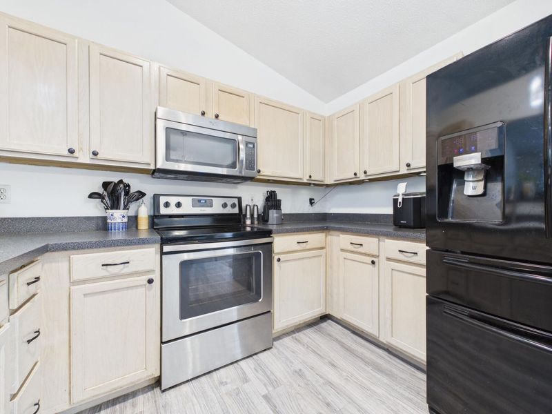 8510 Amarillo Drive , Blacklick, OH 43004 Photo 8
