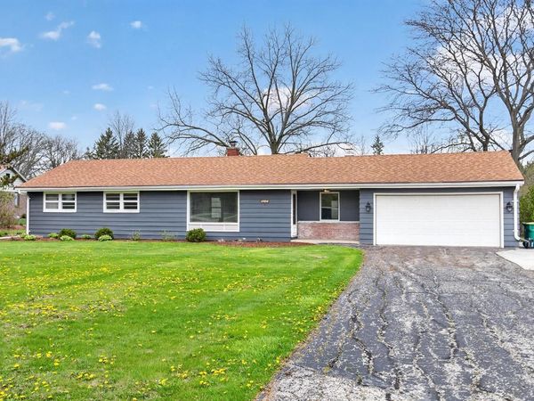 1704 El Rancho DRIVE, Mequon, WI 53092