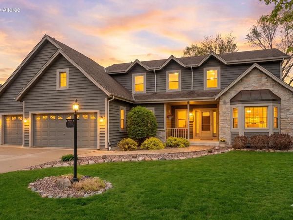 12355 Whitaker AVENUE, Greenfield, WI 53228