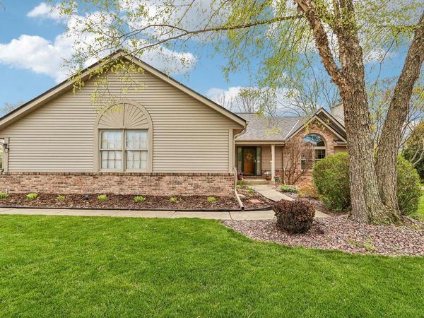 N53W15415 Balsam DRIVE, Menomonee Falls, WI 53051