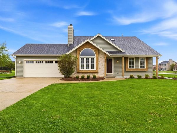 642 Small Farm ROAD, Mukwonago, WI 53149