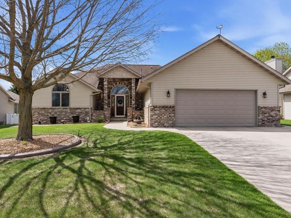 489 Braatz DRIVE, Kewaskum, WI 53040