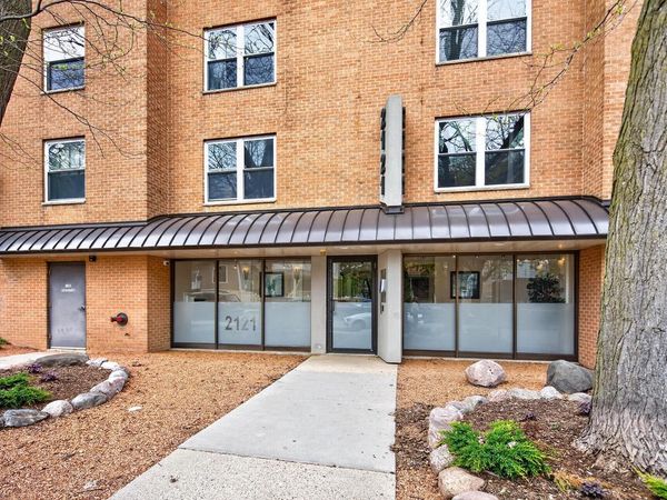 2121 Cambridge AVENUE, Unit 214, Milwaukee, WI 53202