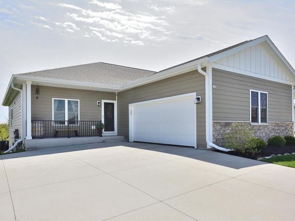 1358 Scenic Pointe COURT, Hartford, WI 53027