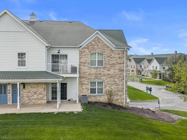 2720 Northview ROAD, Unit 32, Waukesha, WI 53188