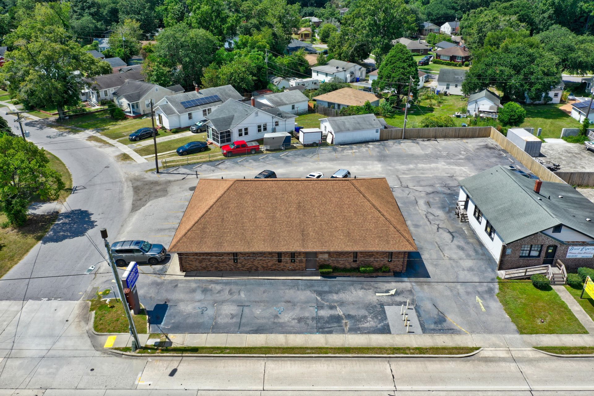 3841 Rivers Avenue  Photo 13