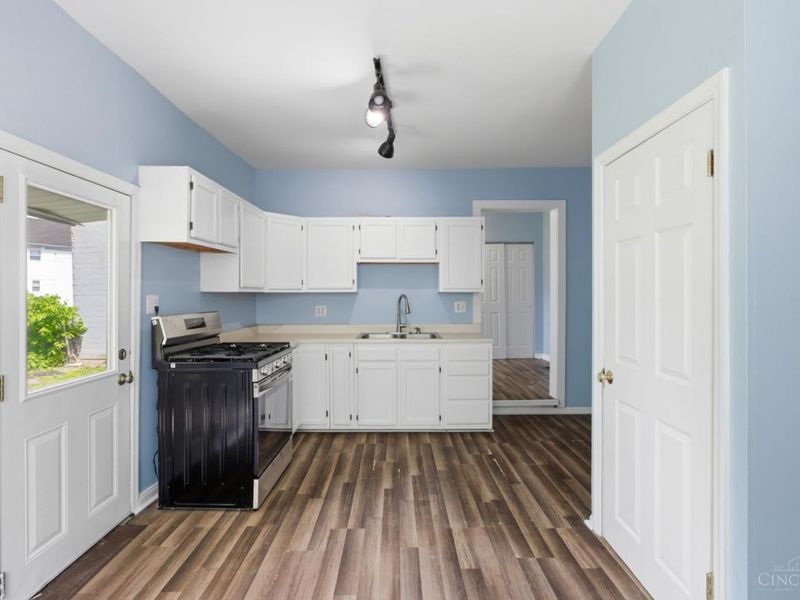 306 W Vine Street, Reading, OH 45215 Photo 17
