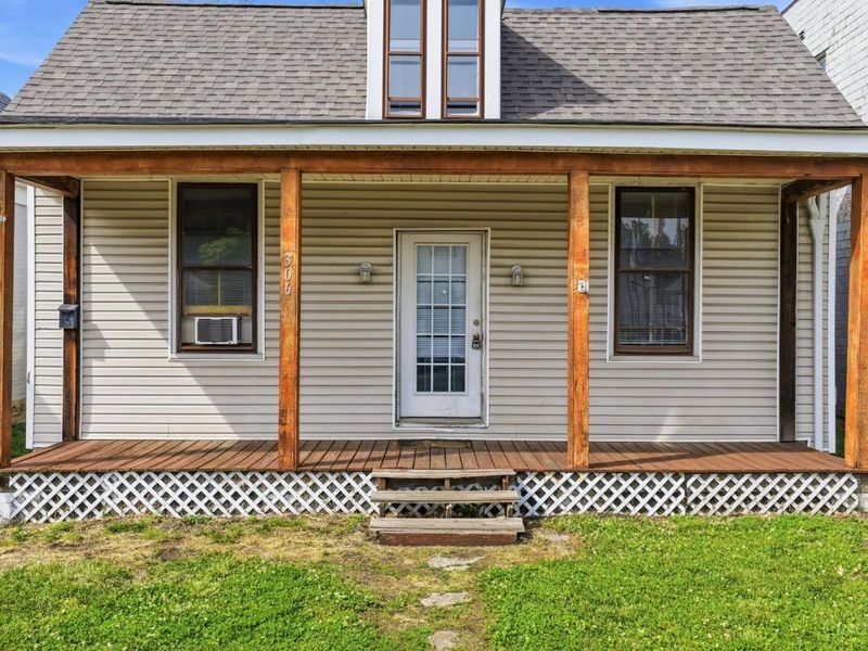 306 W Vine Street, Reading, OH 45215 Photo 2