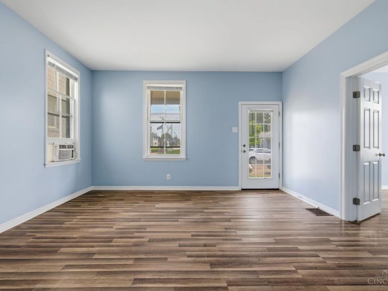 306 W Vine Street, Reading, OH 45215 Photo 3