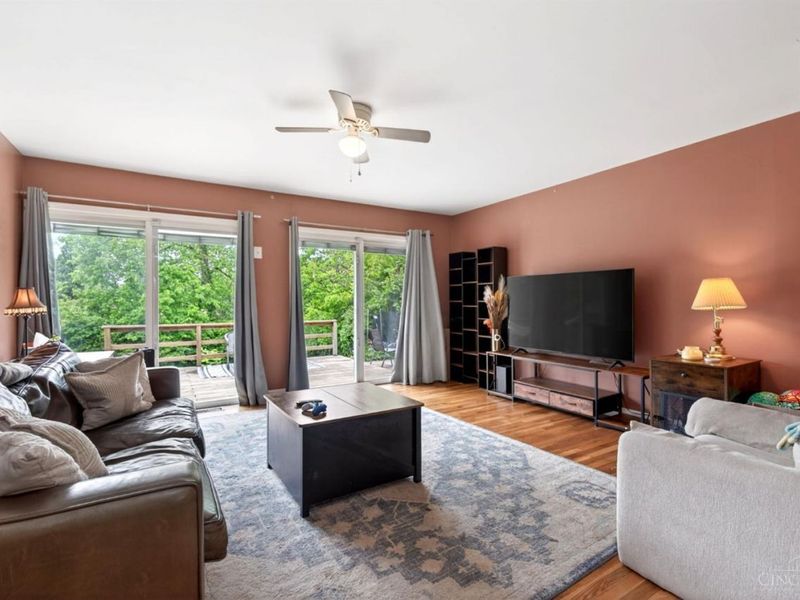 864 Fairborn Road, Forest Park, OH 45240 Photo 8