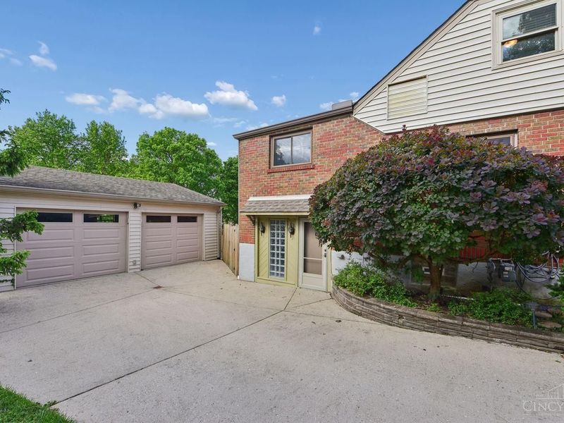 2741 Jessup Road, Green Township, OH 45239 Photo 14