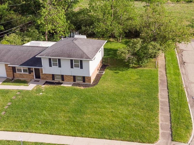 2097 Bluehill Drive, Springfield Twp., OH 45240 Photo 3