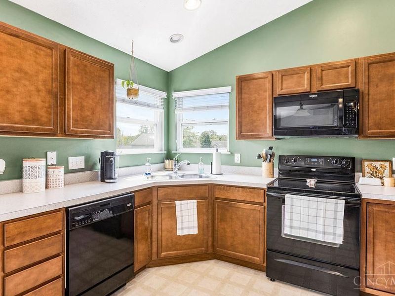2002 Prairie Clover Drive, Turtle Creek Twp, OH 45036 Photo 15