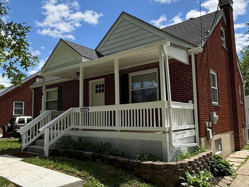 1175 Madeleine Circle, Springfield Twp., OH 45231 Photo 2