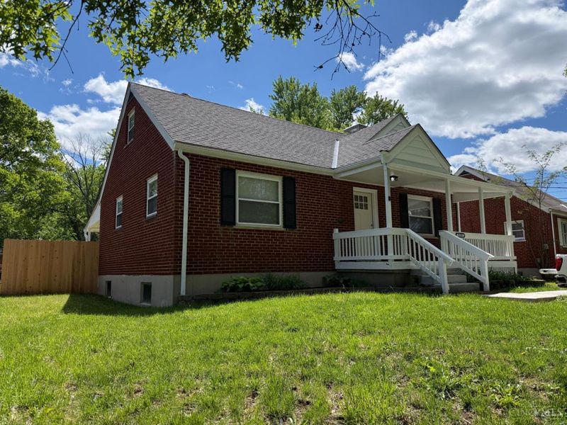 1175 Madeleine Circle, Springfield Twp., OH 45231 Photo 3