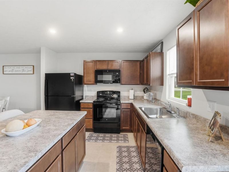 5908 Cresting Drive, Middletown, OH 45042 Photo 12