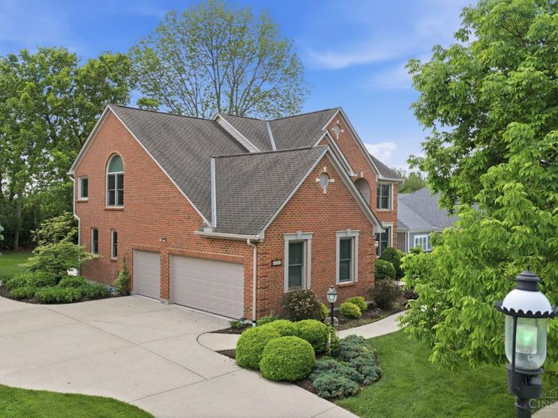 5564 Oak View Drive, Hamilton Twp, OH 45039 Photo 2