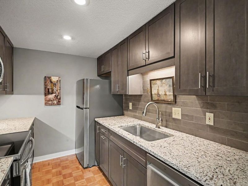427 Hopkins Street, Unit 5, Cincinnati, OH 45203 Photo 11