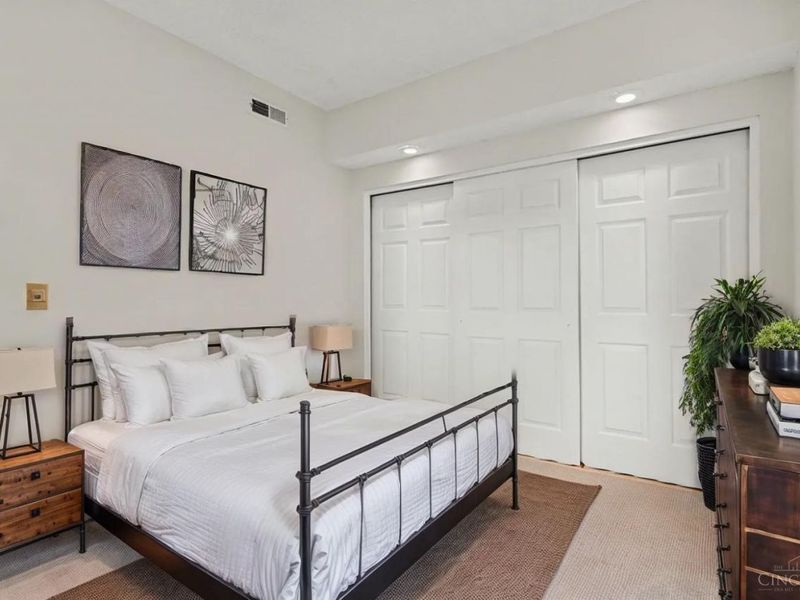 427 Hopkins Street, Unit 5, Cincinnati, OH 45203 Photo 6