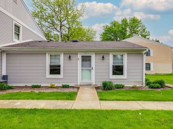 247 Sunset Court , Unit 247, Vernon Hills, IL 60061