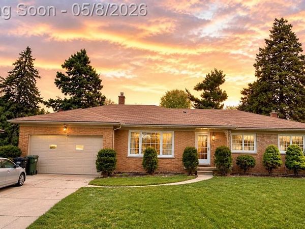 37542 Andrew Drive, Sterling Heights, MI 48312
