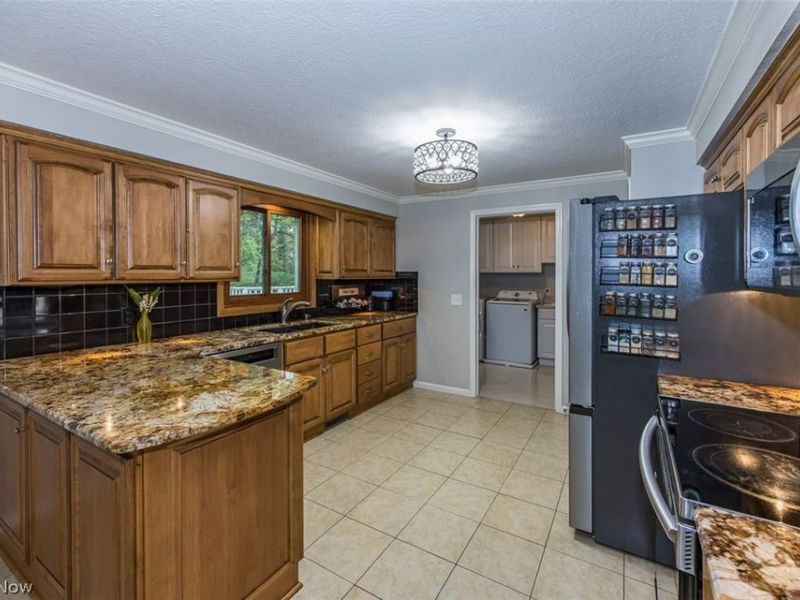 5321 Swepstone Street NW, Canton, OH 44708 Photo 9