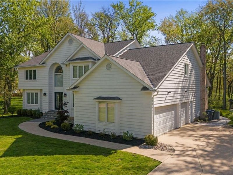 5045 Crofton Avenue, Solon, OH 44139 Photo 2