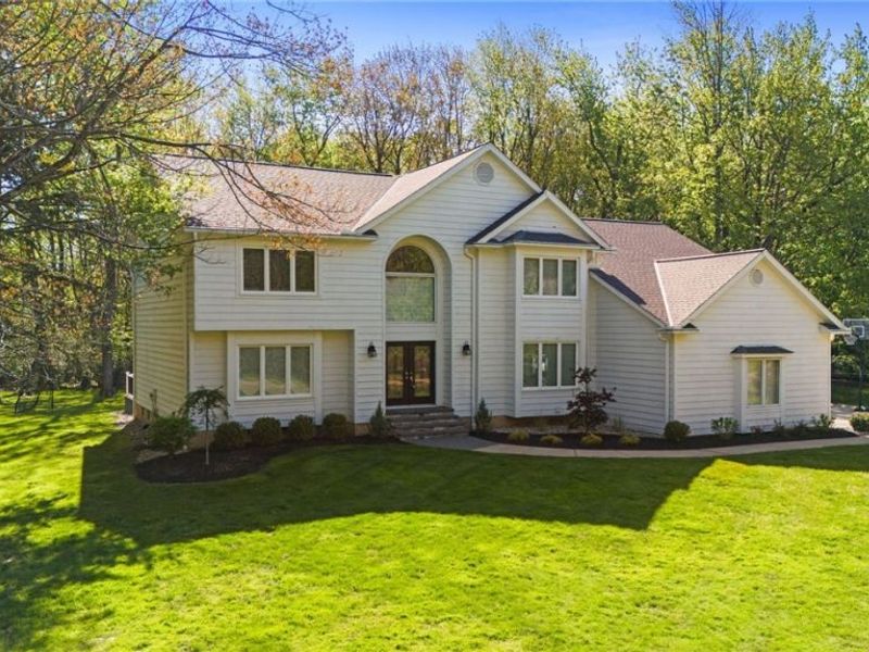 5045 Crofton Avenue, Solon, OH 44139 Photo 3