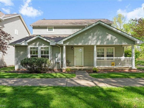 4982 Penny Lane , North Olmsted, OH 44070