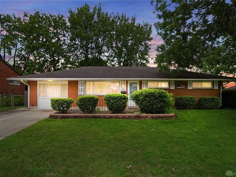 4642 Knobhill Drive, Huber Heights, OH 45424 Photo 1
