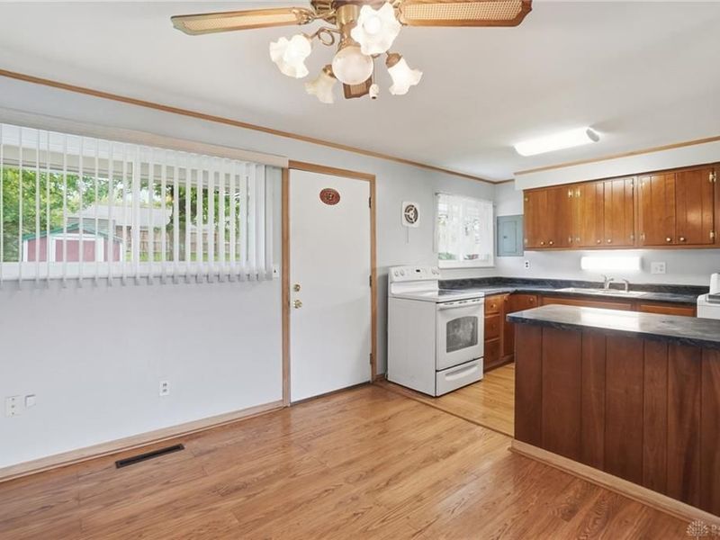4642 Knobhill Drive, Huber Heights, OH 45424 Photo 11