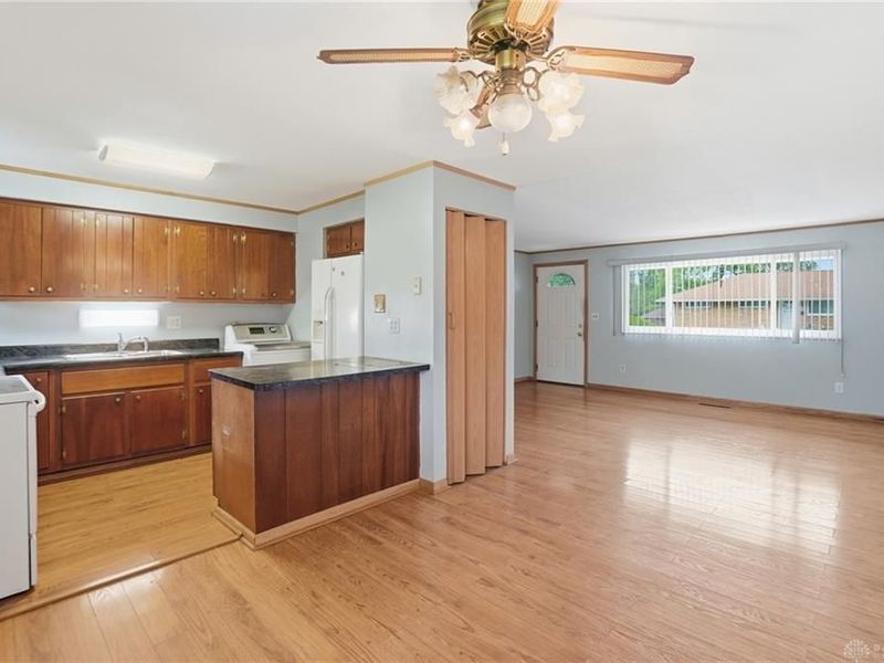 4642 Knobhill Drive, Huber Heights, OH 45424 Photo 12
