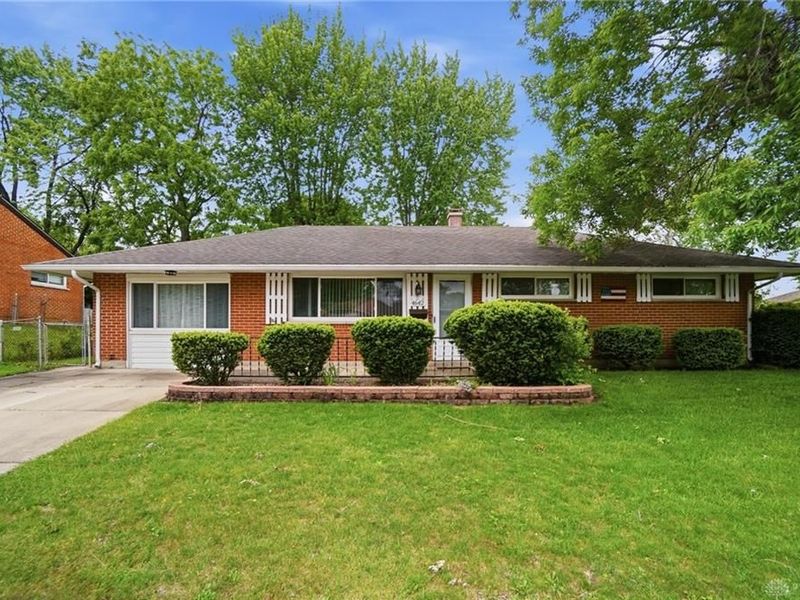 4642 Knobhill Drive, Huber Heights, OH 45424 Photo 2