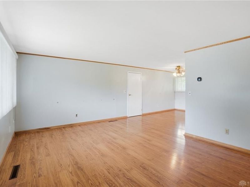 4642 Knobhill Drive, Huber Heights, OH 45424 Photo 9