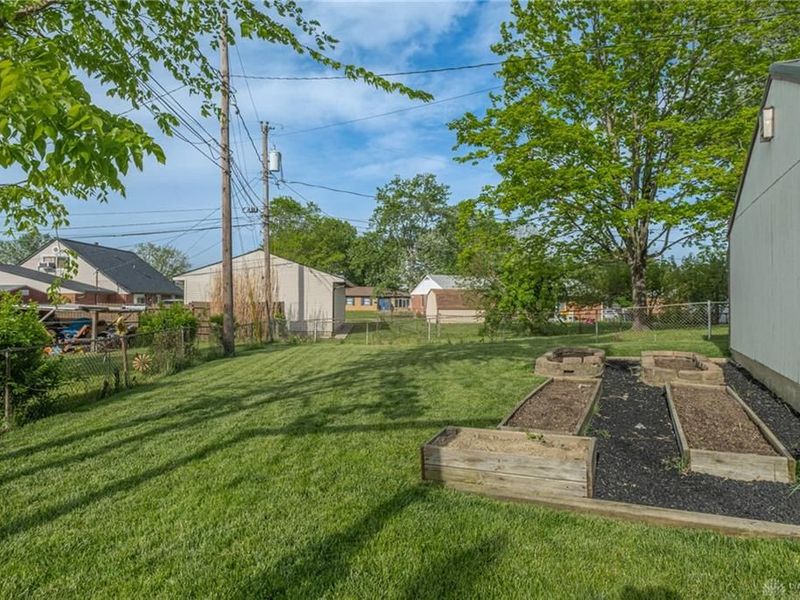 7718 Redbank Lane, Huber Heights, OH 45424 Photo 24