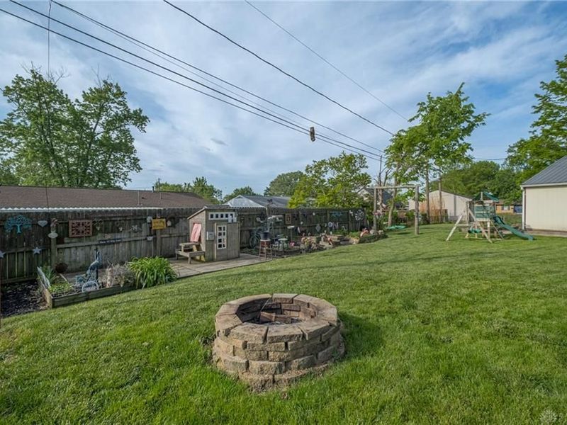 7718 Redbank Lane, Huber Heights, OH 45424 Photo 25