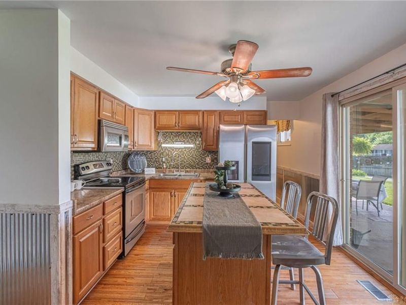 7718 Redbank Lane, Huber Heights, OH 45424 Photo 6