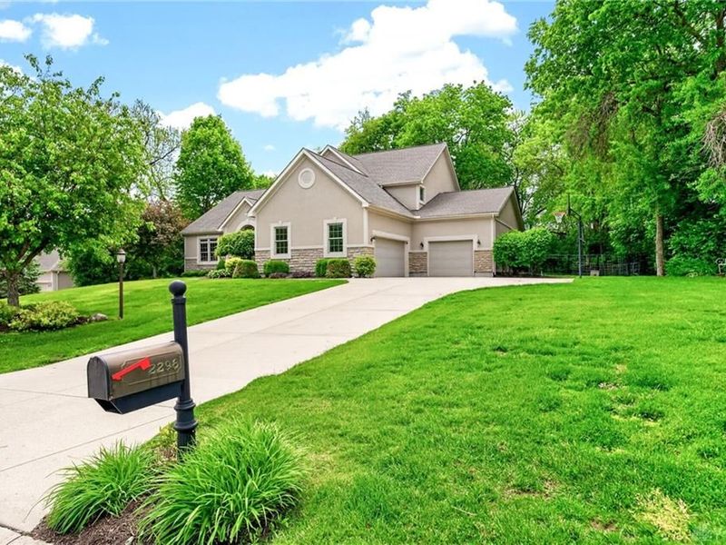 2298 Crestridge Drive, Butler Township, OH 45414 Photo 4