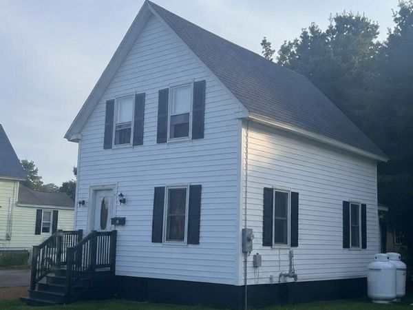 15 Silk Street, Brewer, ME 04412