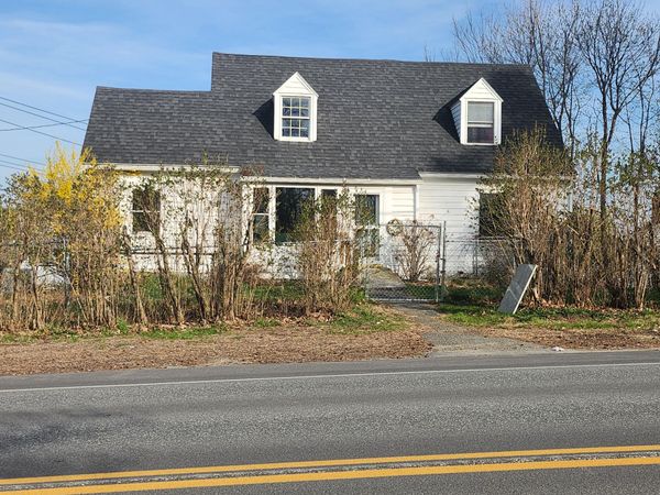 1249 State Street , Veazie, ME 04401