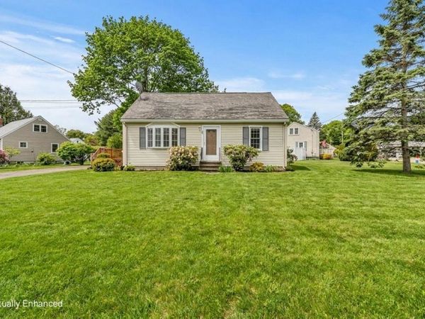 16 Naves Road, Hampton, NH 03842