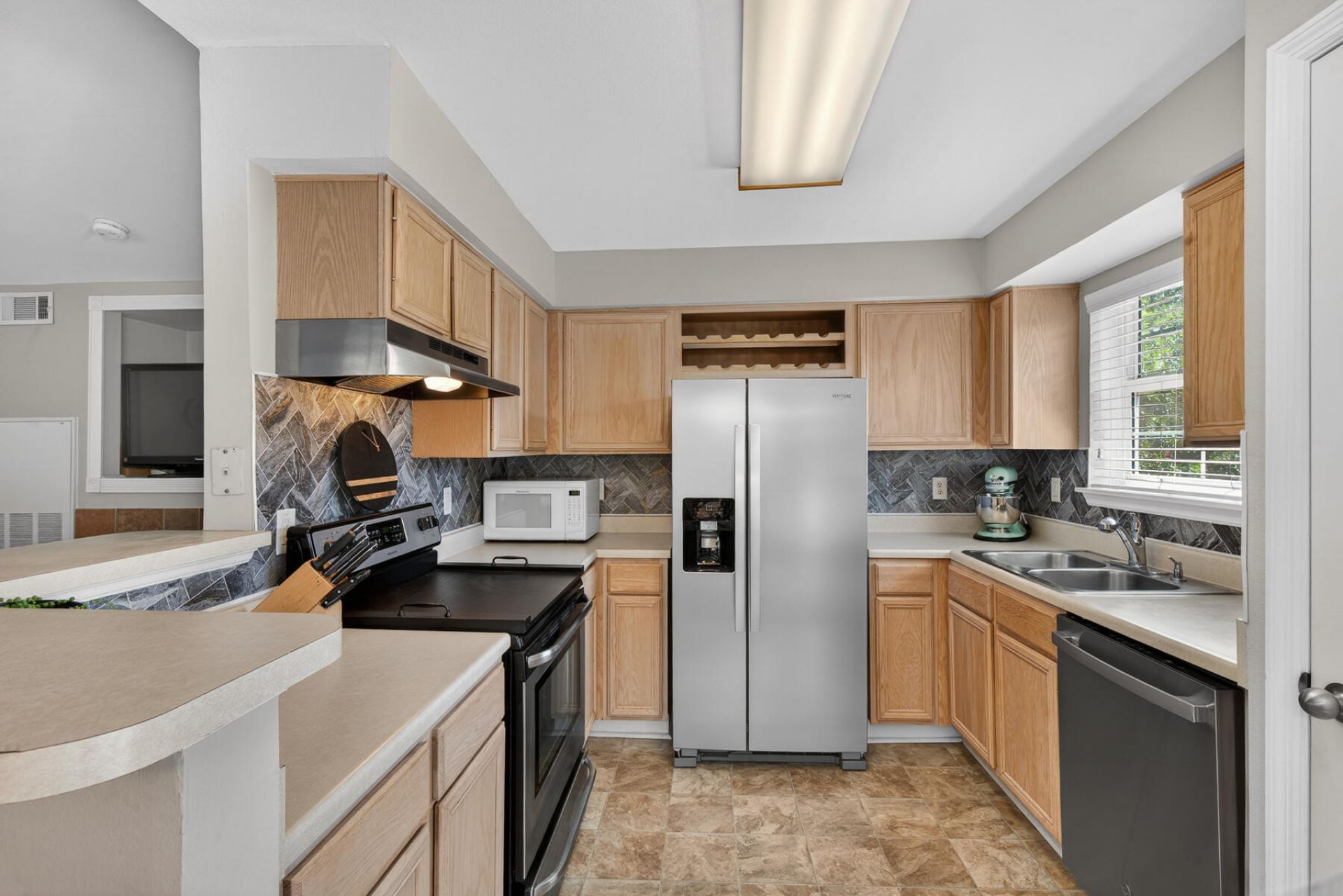 700 Daniel Ellis Drive Photo 10