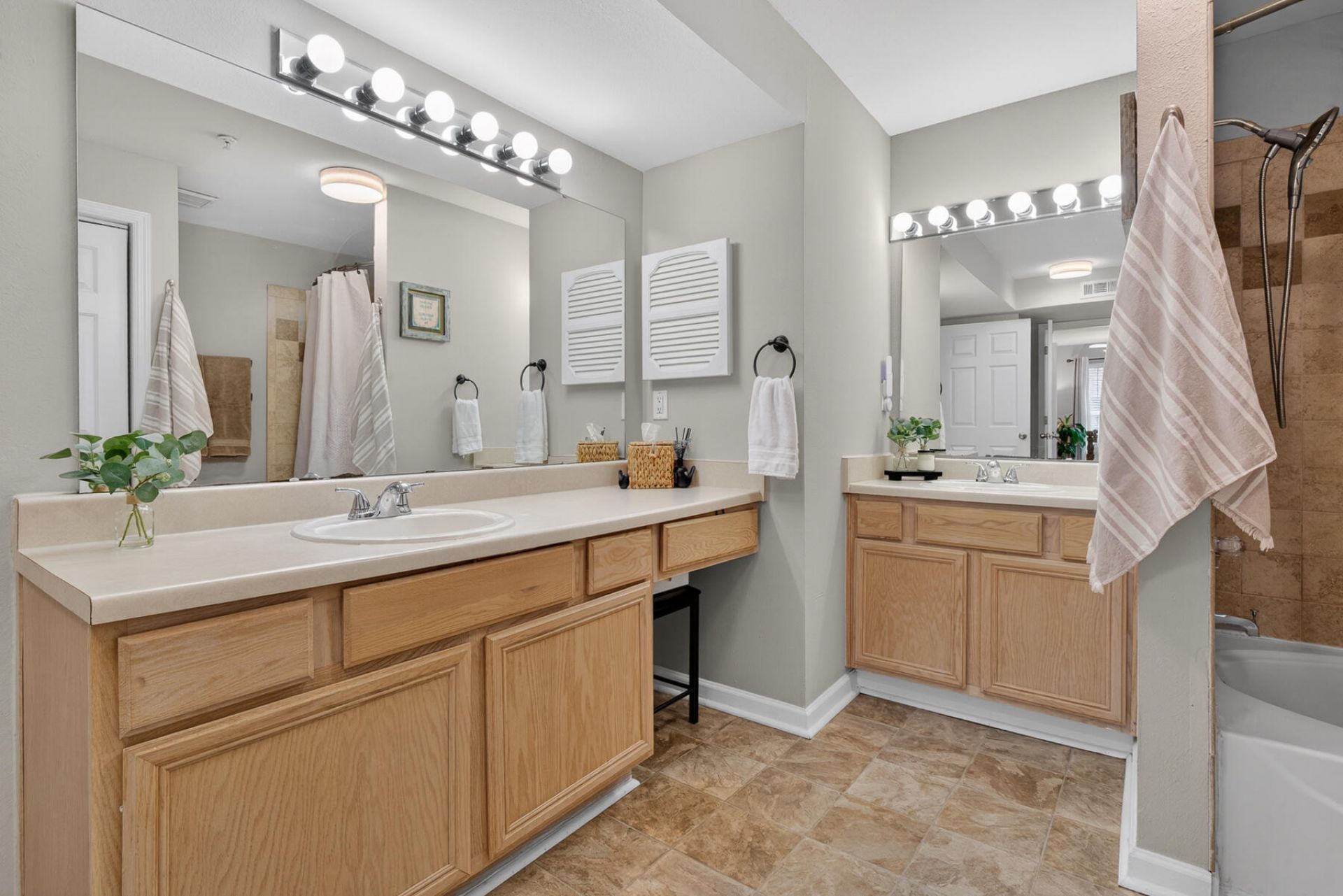 700 Daniel Ellis Drive Photo 23