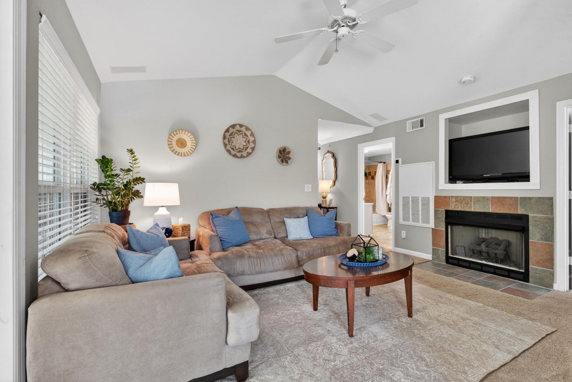 700 Daniel Ellis Drive Photo 6