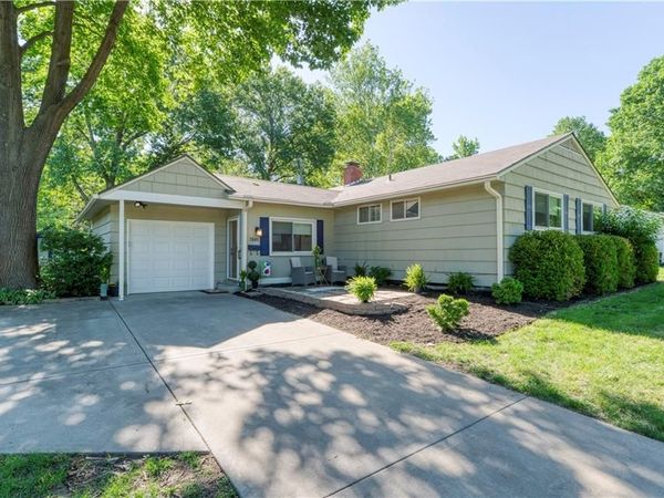 7605 Briar Street, Prairie Village, KS 66208