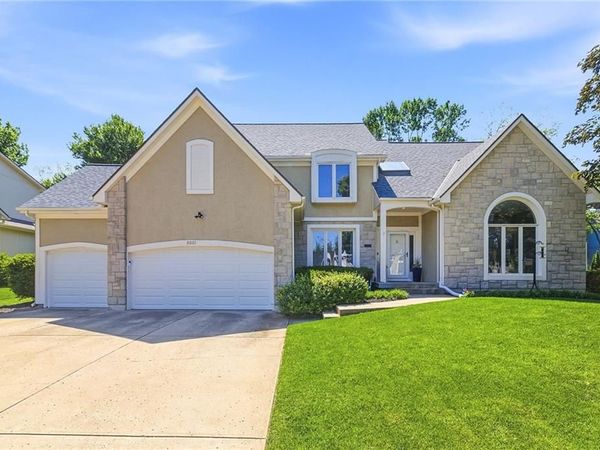 8001 Darnell Lane, Lenexa, KS 66215