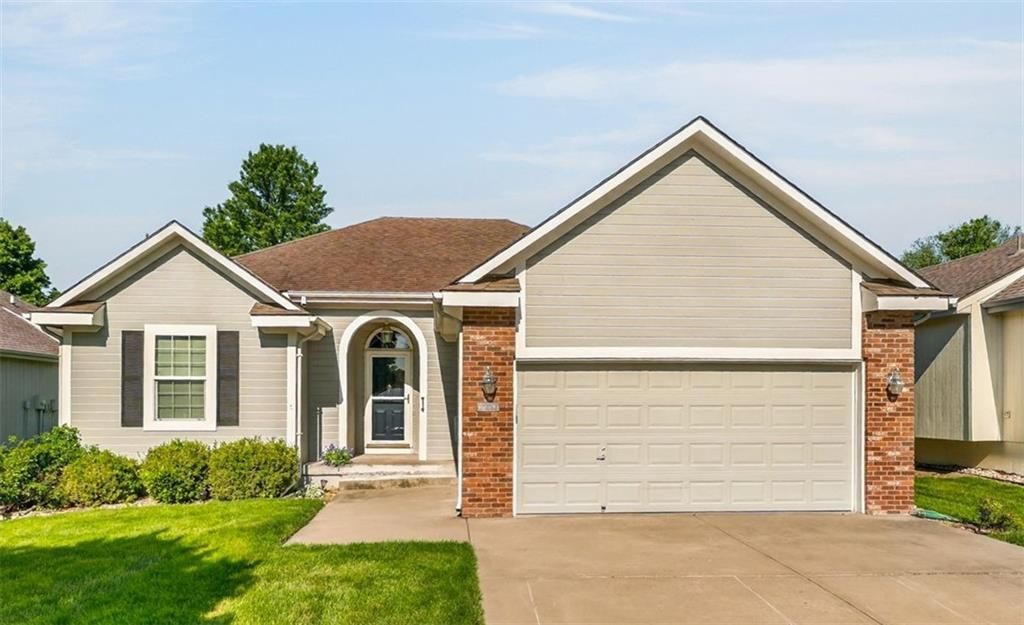 7212 N Lawn Avenue, Kansas City, MO 64119 Main Photo