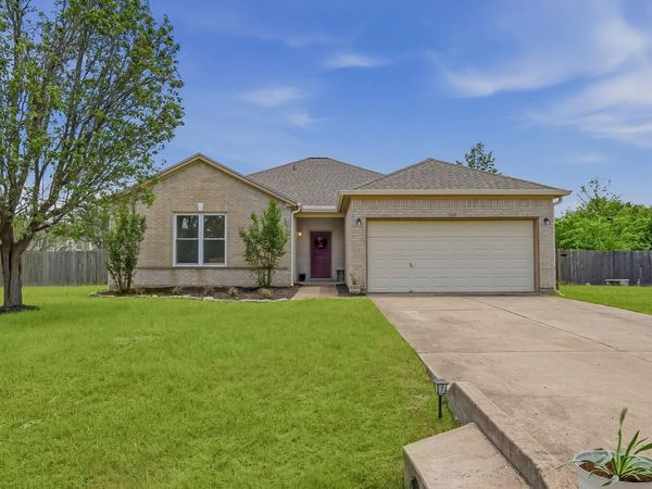 109 Silver Lace LN, Round Rock, TX 78664