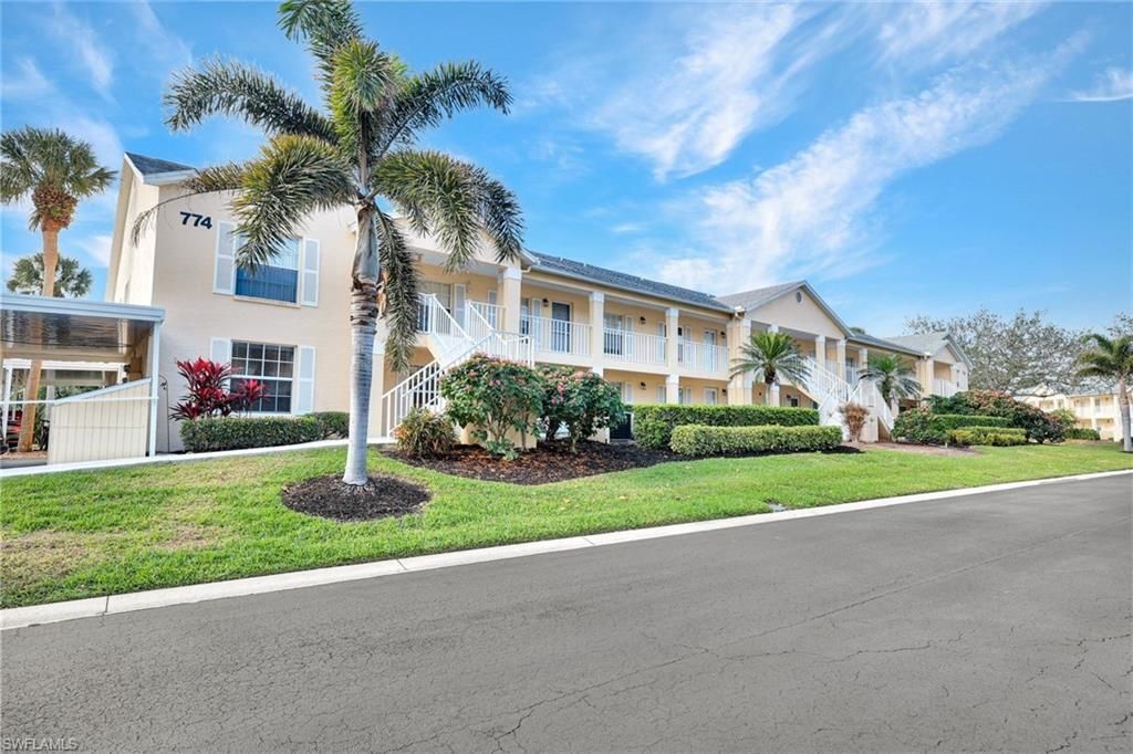 774 Wiggins Lake Dr, Unit 101, Naples, FL 34110 Photo